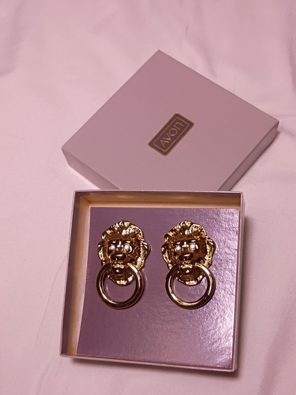 Avon Gold Lion Head Vintage Hoop Drop Earrings